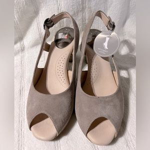 Women’s suede taupe sandals, footbed padding and super comfy.